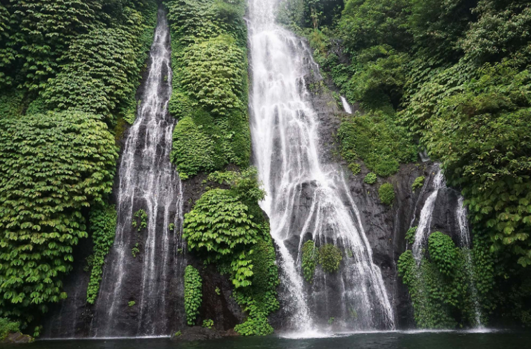 Banyumala Twin Waterfall