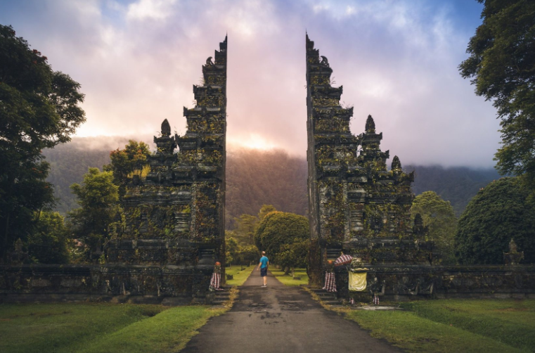 Handara Gate
