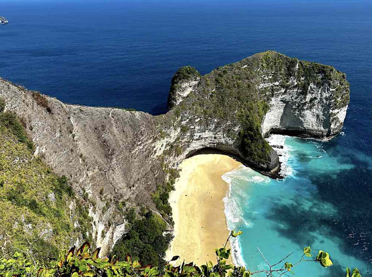 Kelingking Beach