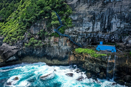  Peguyangan Waterfall 
